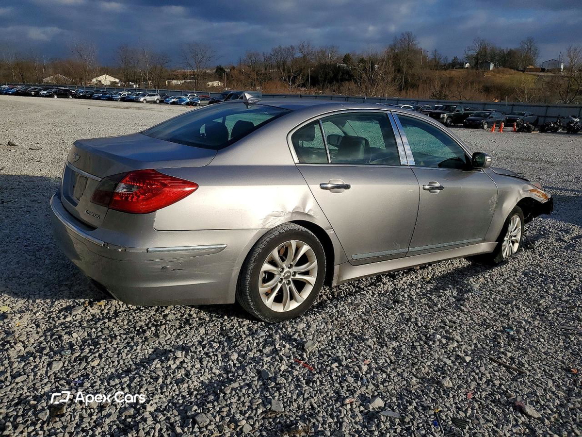 Hyundai Genesis 2013