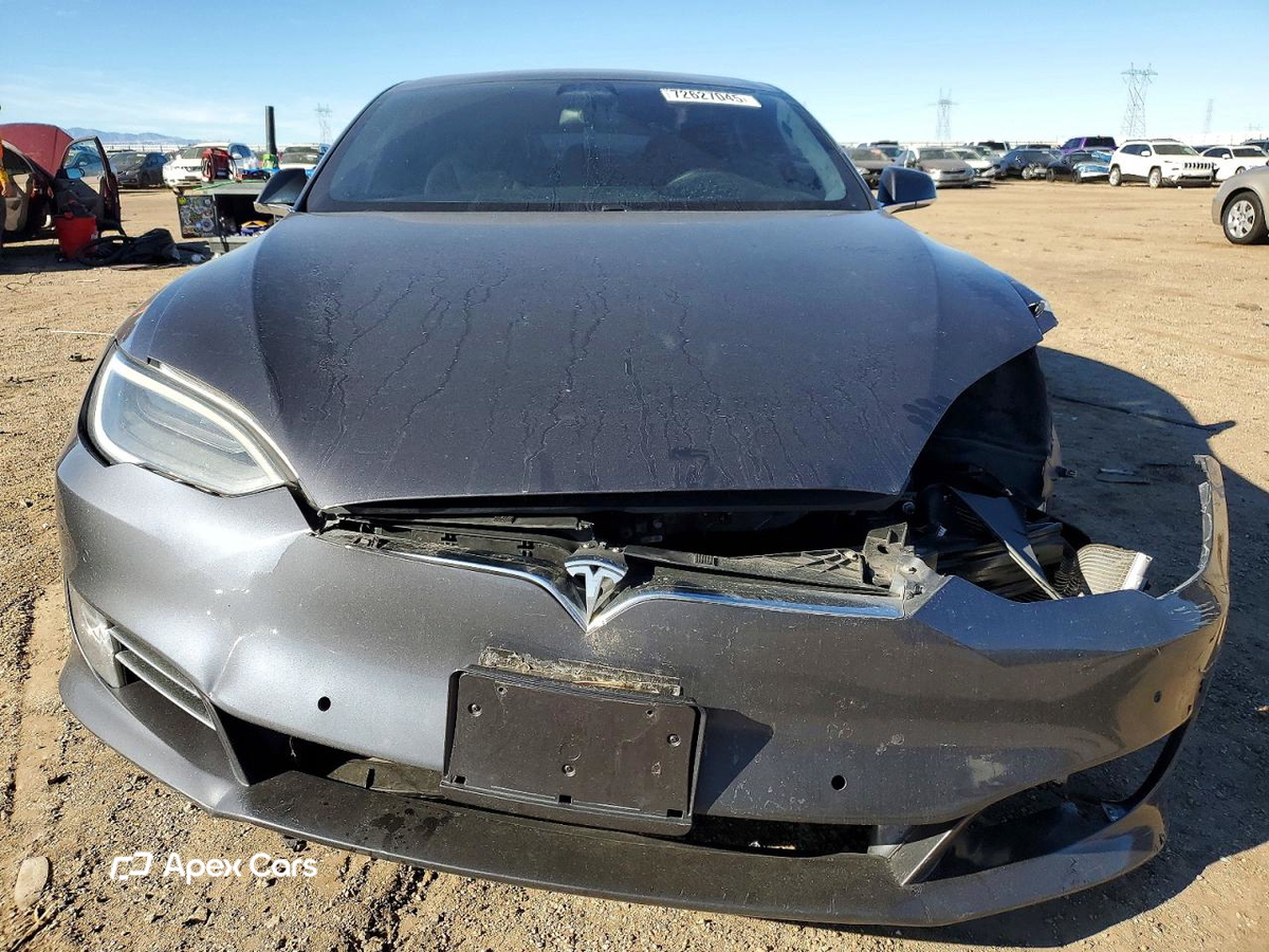 Tesla Model S 2020