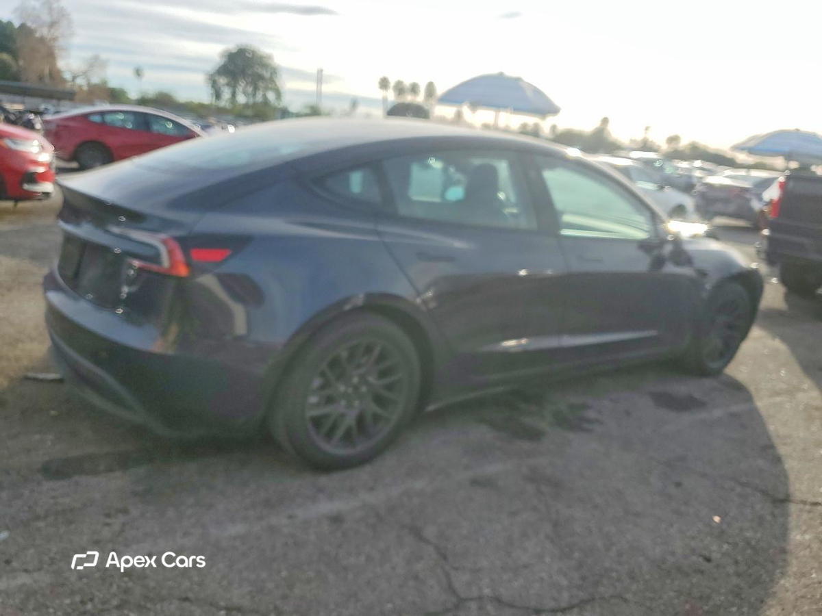 Tesla Model 3 2024