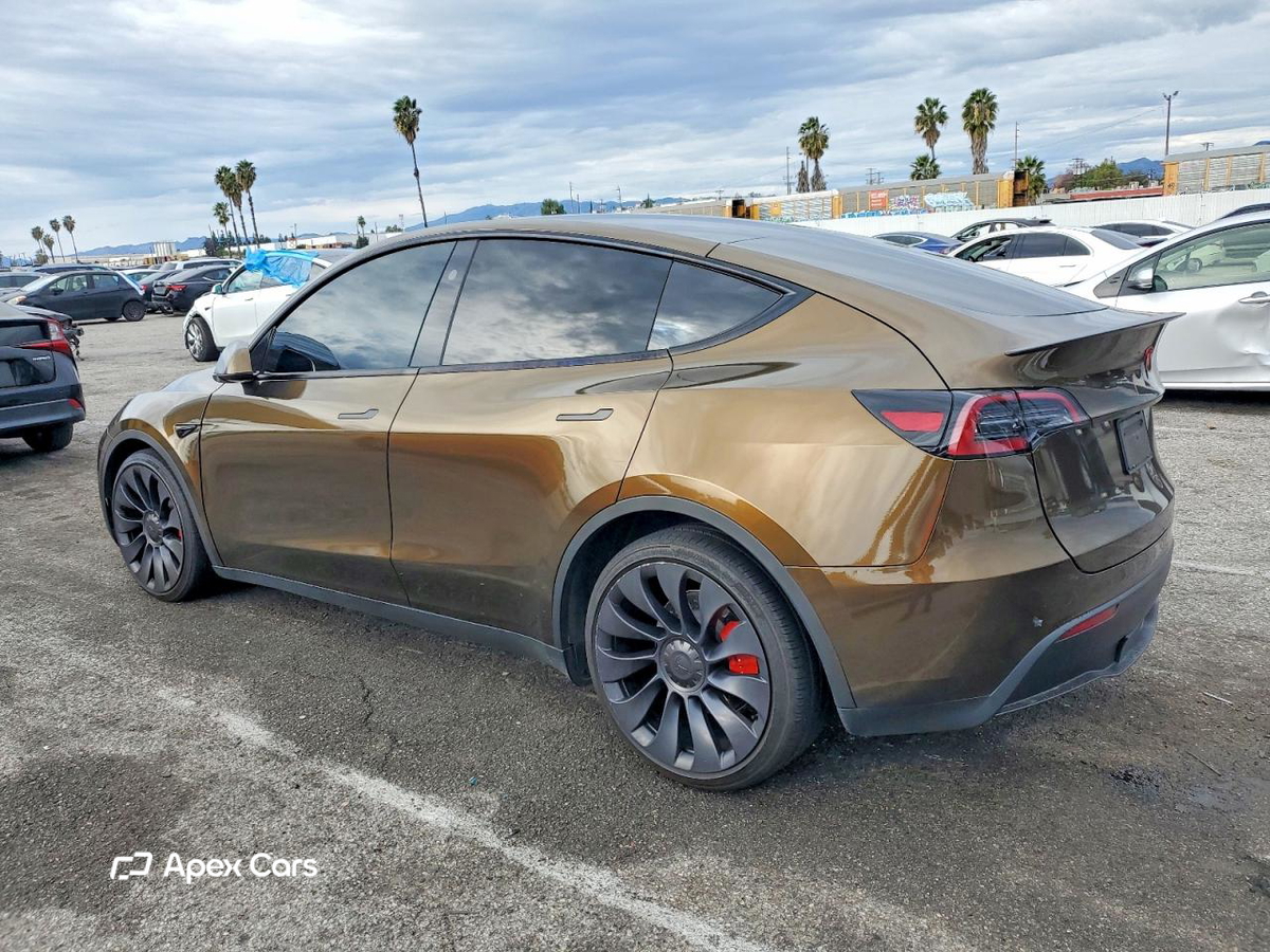 Tesla Model Y 2025