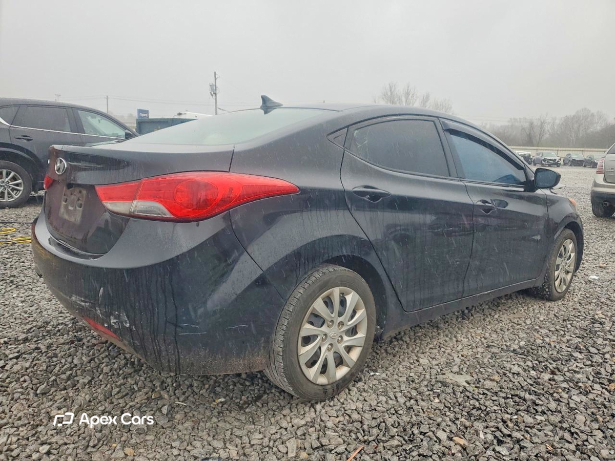 Hyundai Elantra 2012