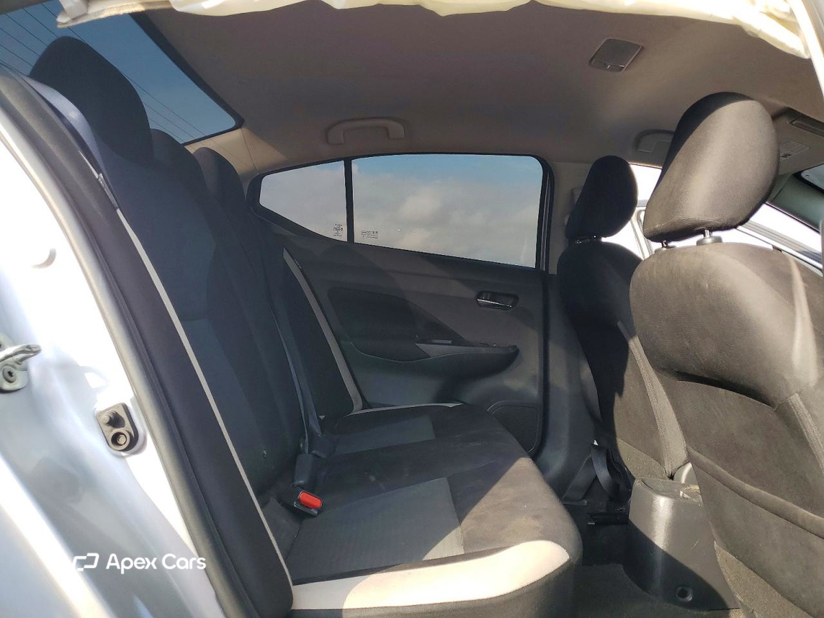 Nissan Versa 2021