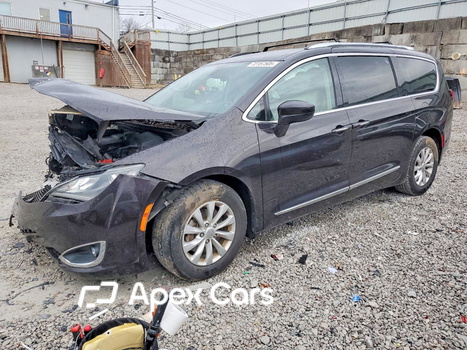Chrysler Pacifica 2018 - Image 1 of 14