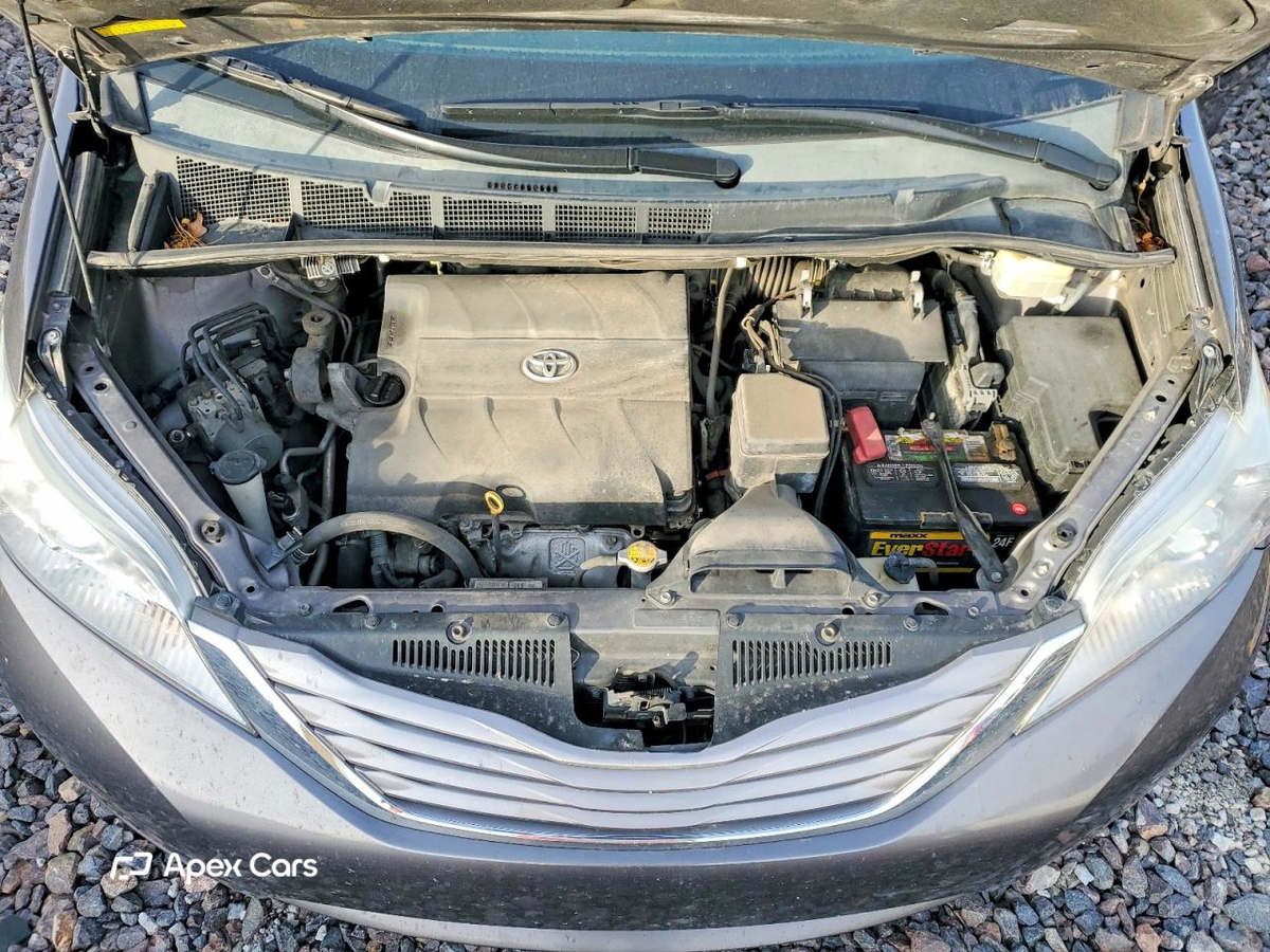 Toyota Sienna 2015