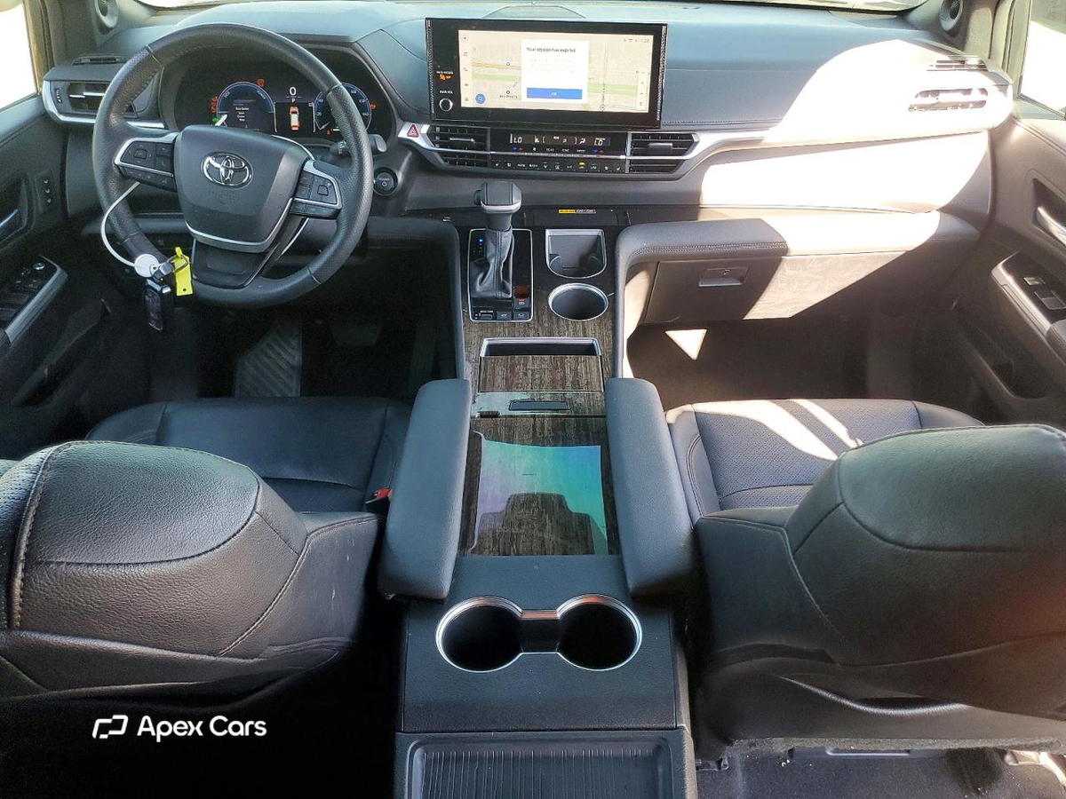 Toyota Sienna 2025