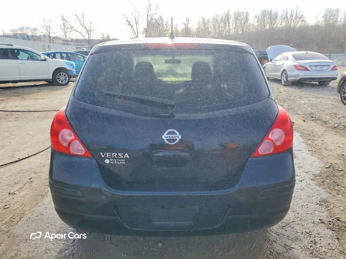 Nissan Versa 2011