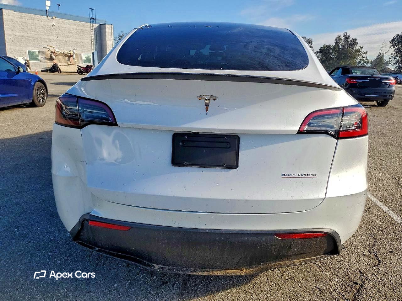 Tesla Model Y 2024