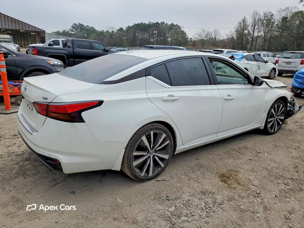Nissan Altima 2021