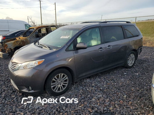 Toyota Sienna 2015 - Image 1 of 13