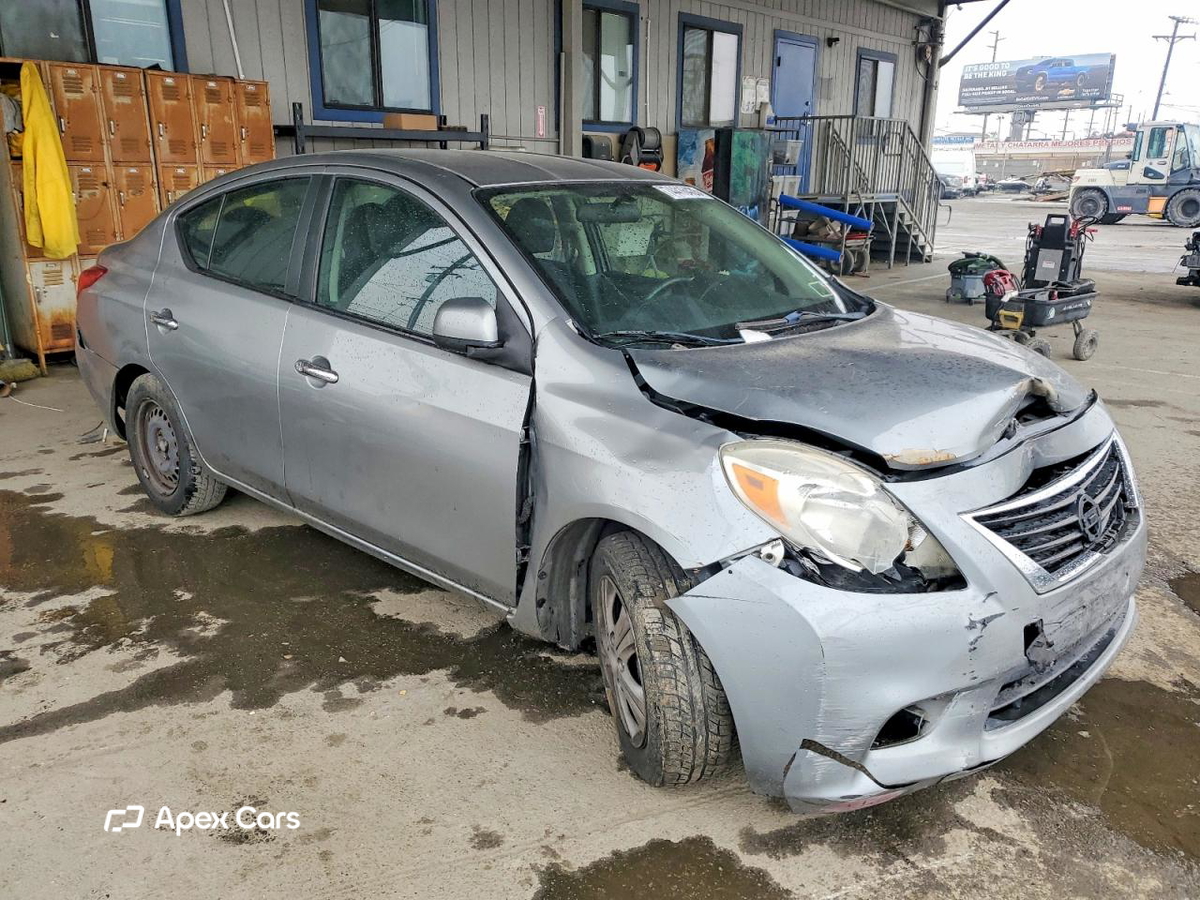 Nissan Versa 2012