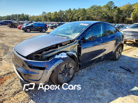 Tesla Model Y 2026 - Image 1 of 14