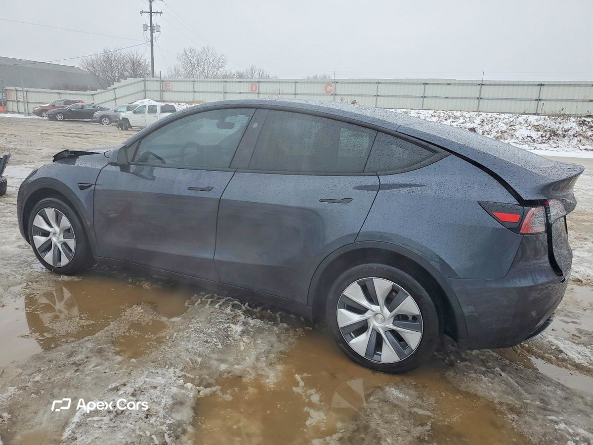 Tesla Model Y 2024
