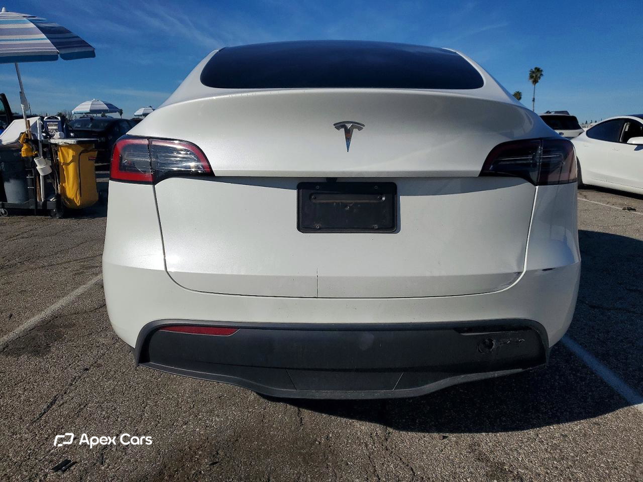 Tesla Model Y 2024