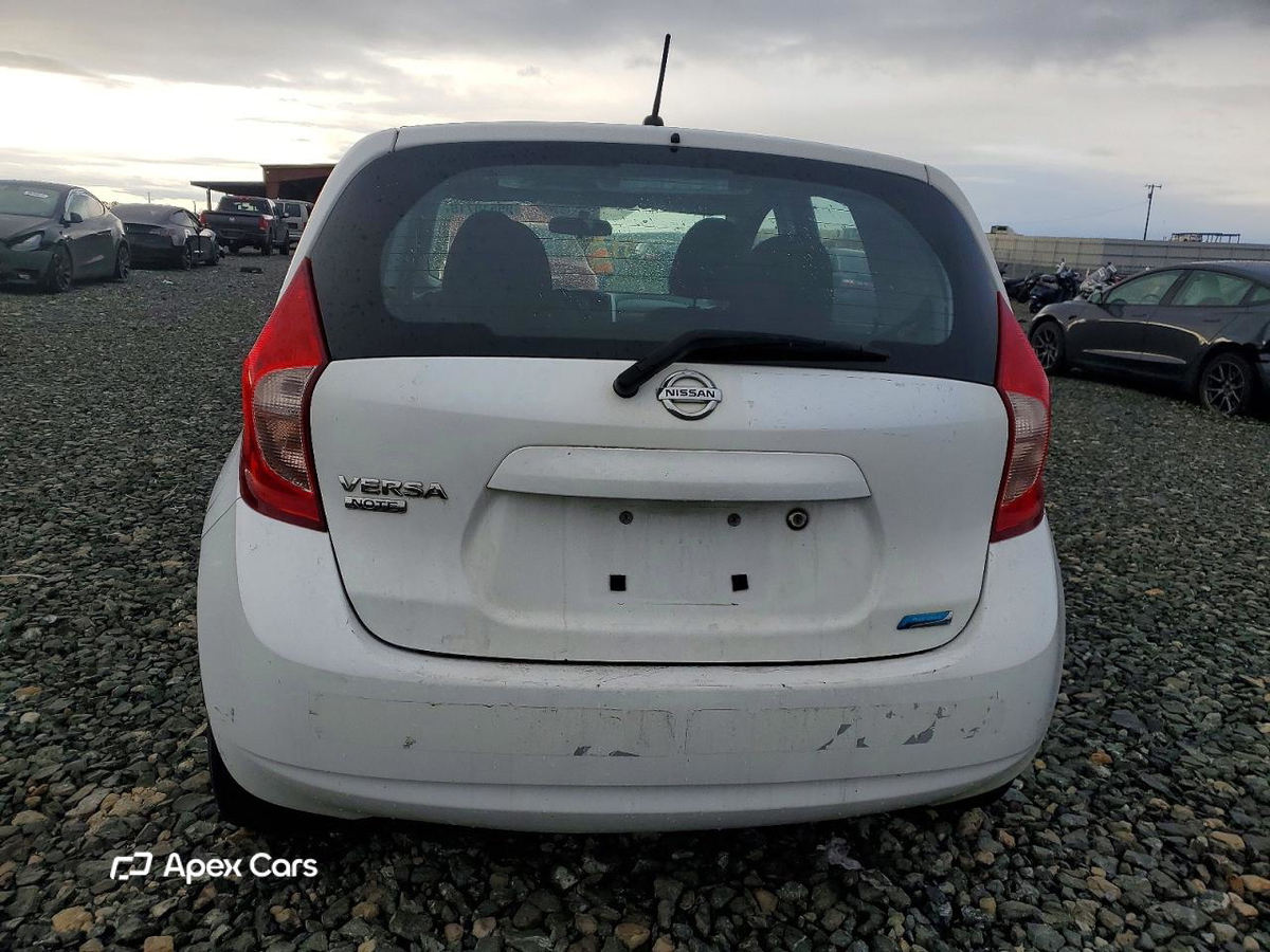 Nissan Versa 2016