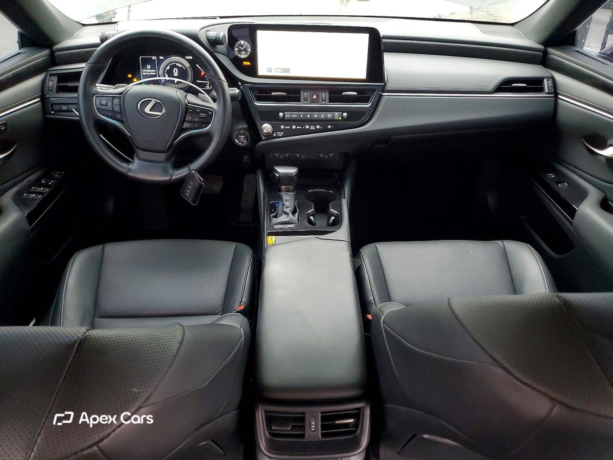 Lexus ES 2024
