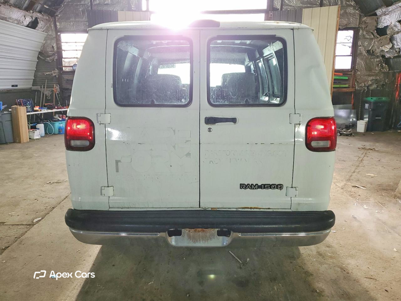 Dodge RAM Van 2003