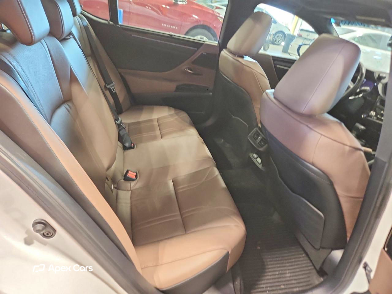 Lexus ES 2025