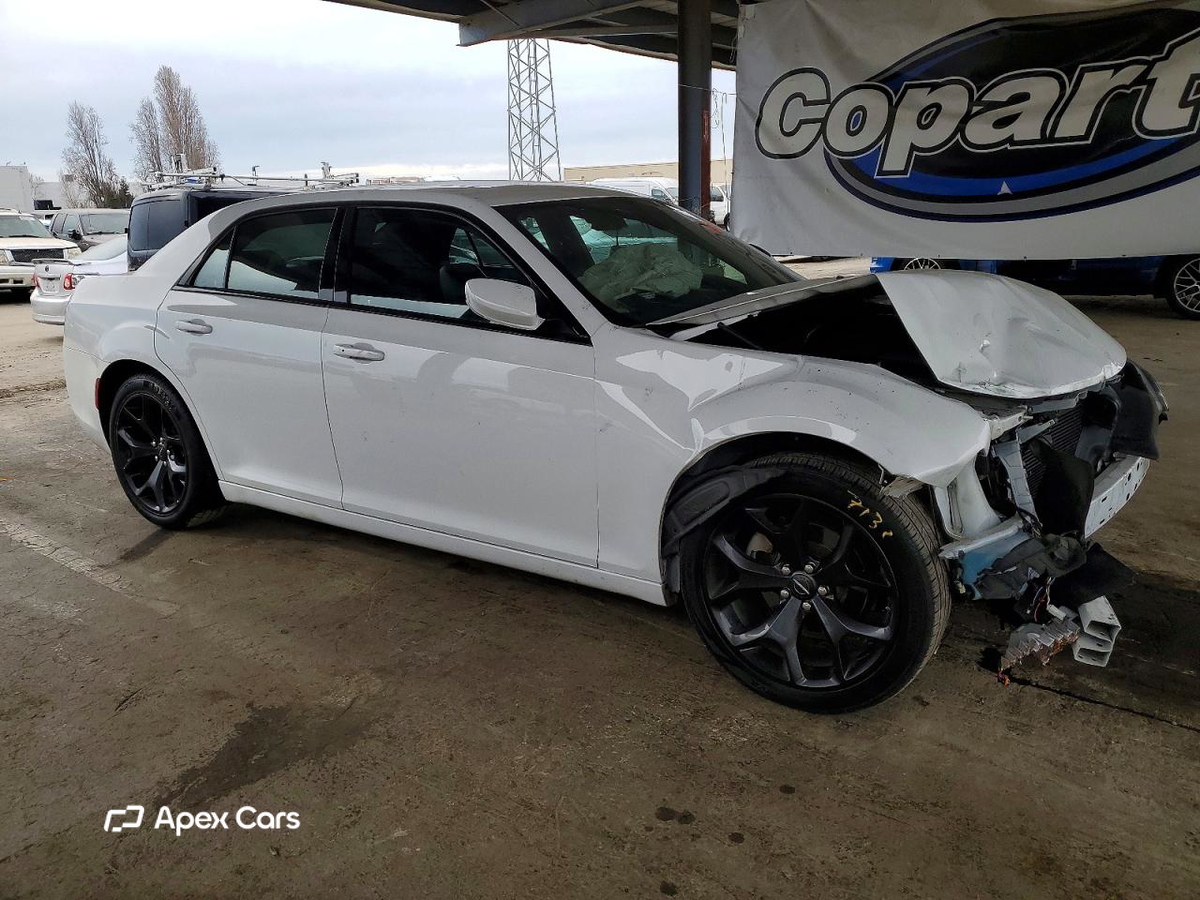 Chrysler 300 2022