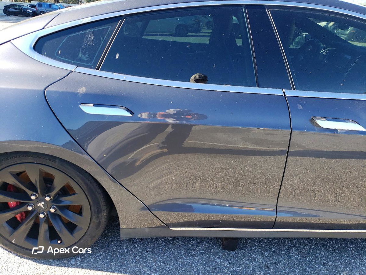 Tesla Model S 2014