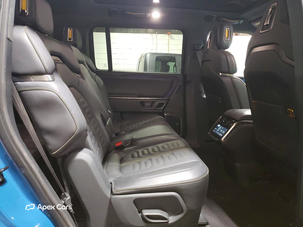 Rivian R1S 2023
