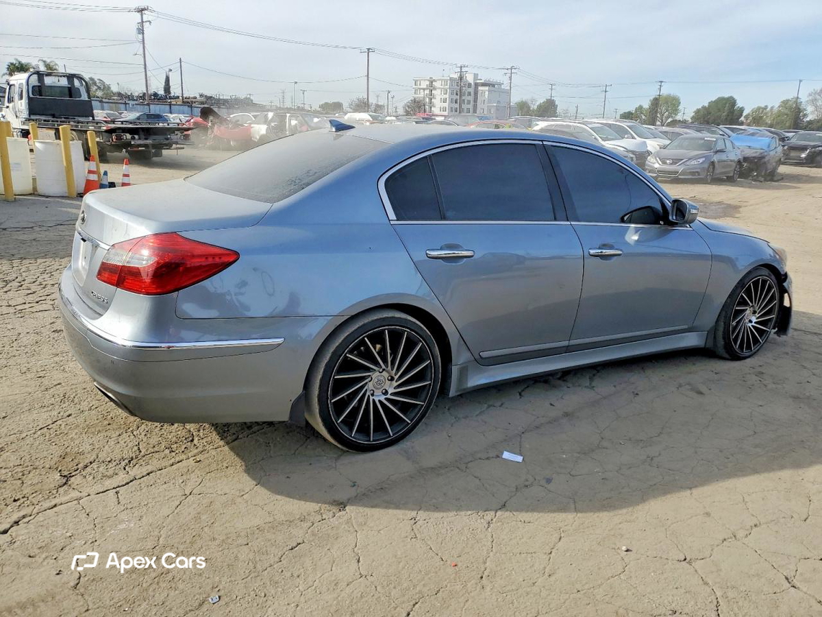 Hyundai Genesis 2013