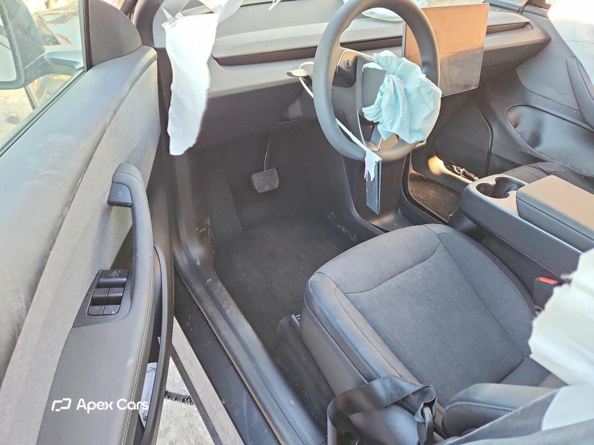 Tesla Model Y 2026