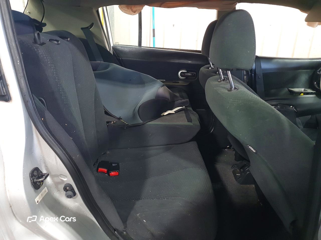 Nissan Versa 2012