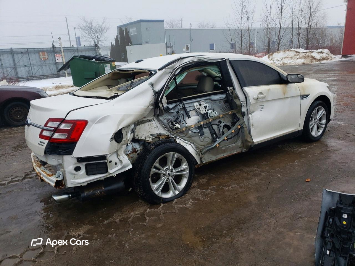 Ford Taurus 2015