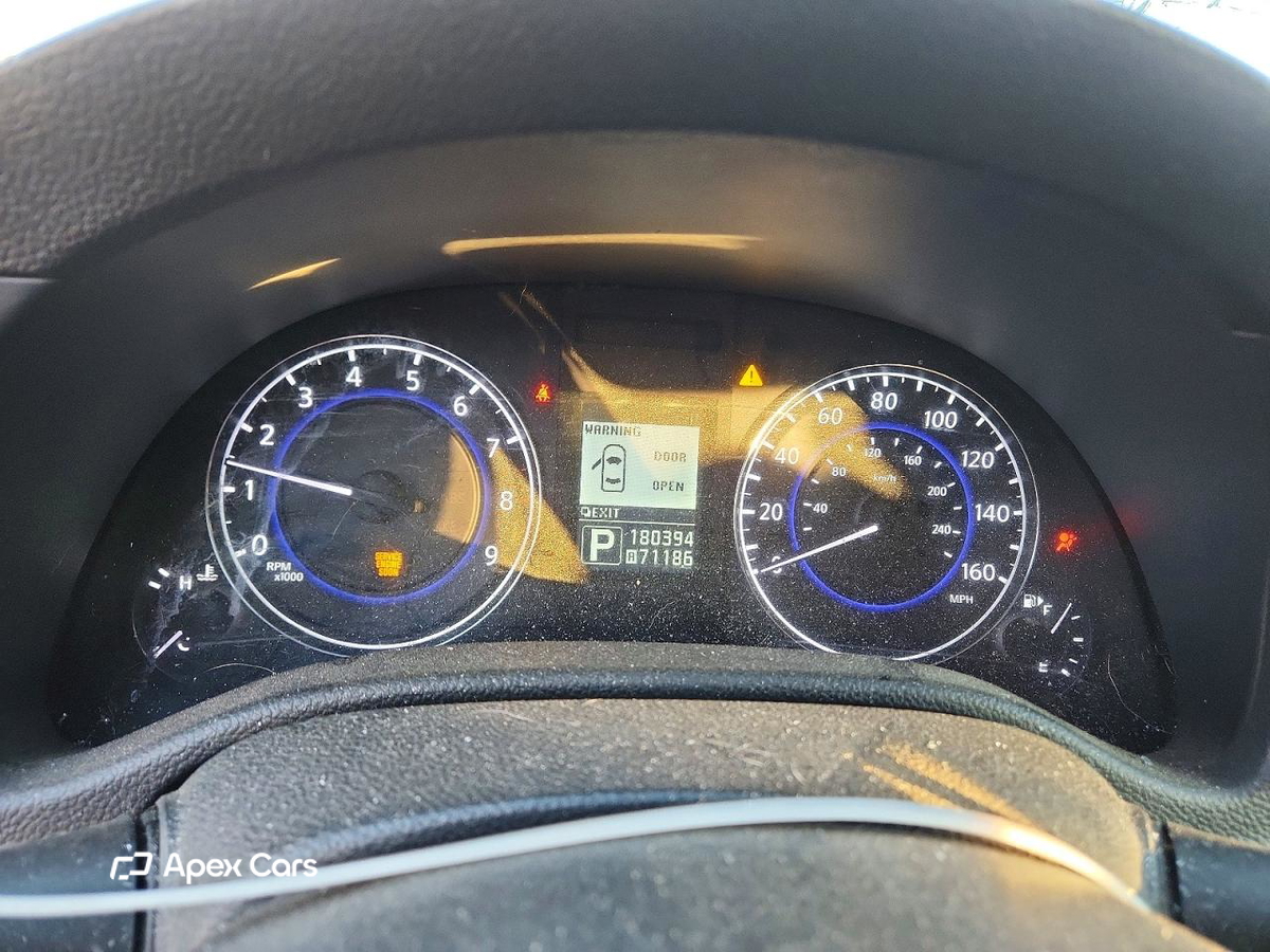 Infiniti G 2011