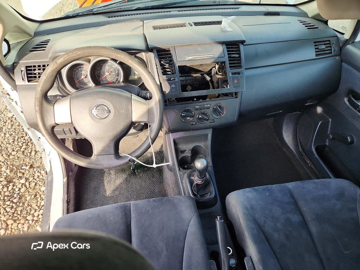 Nissan Versa 2011