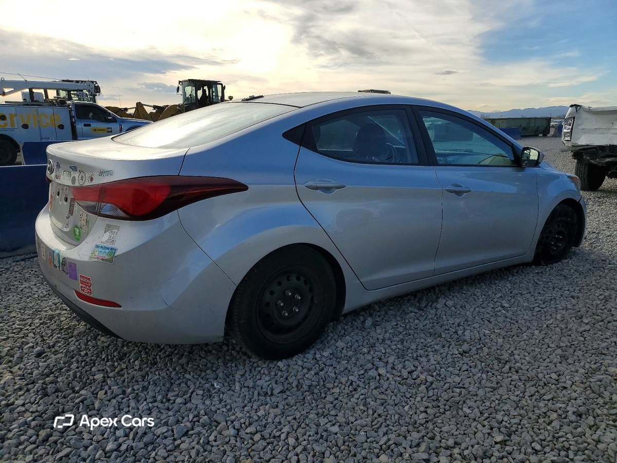 Hyundai Elantra 2016