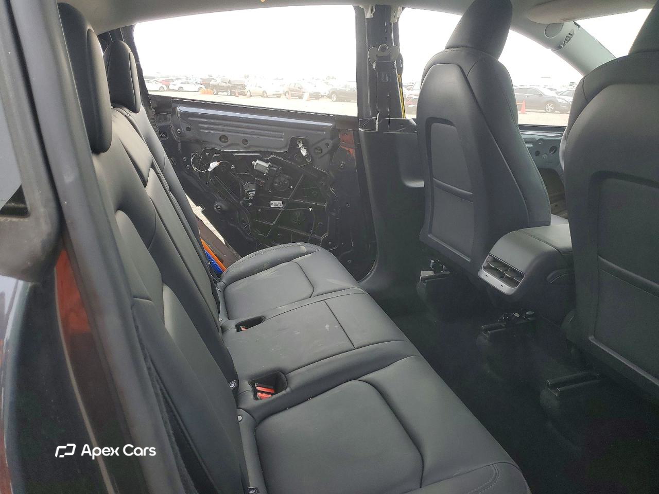 Tesla Model Y 2025