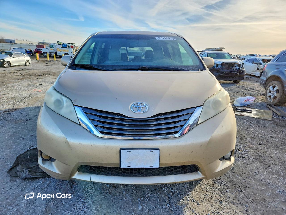 Toyota Sienna 2011