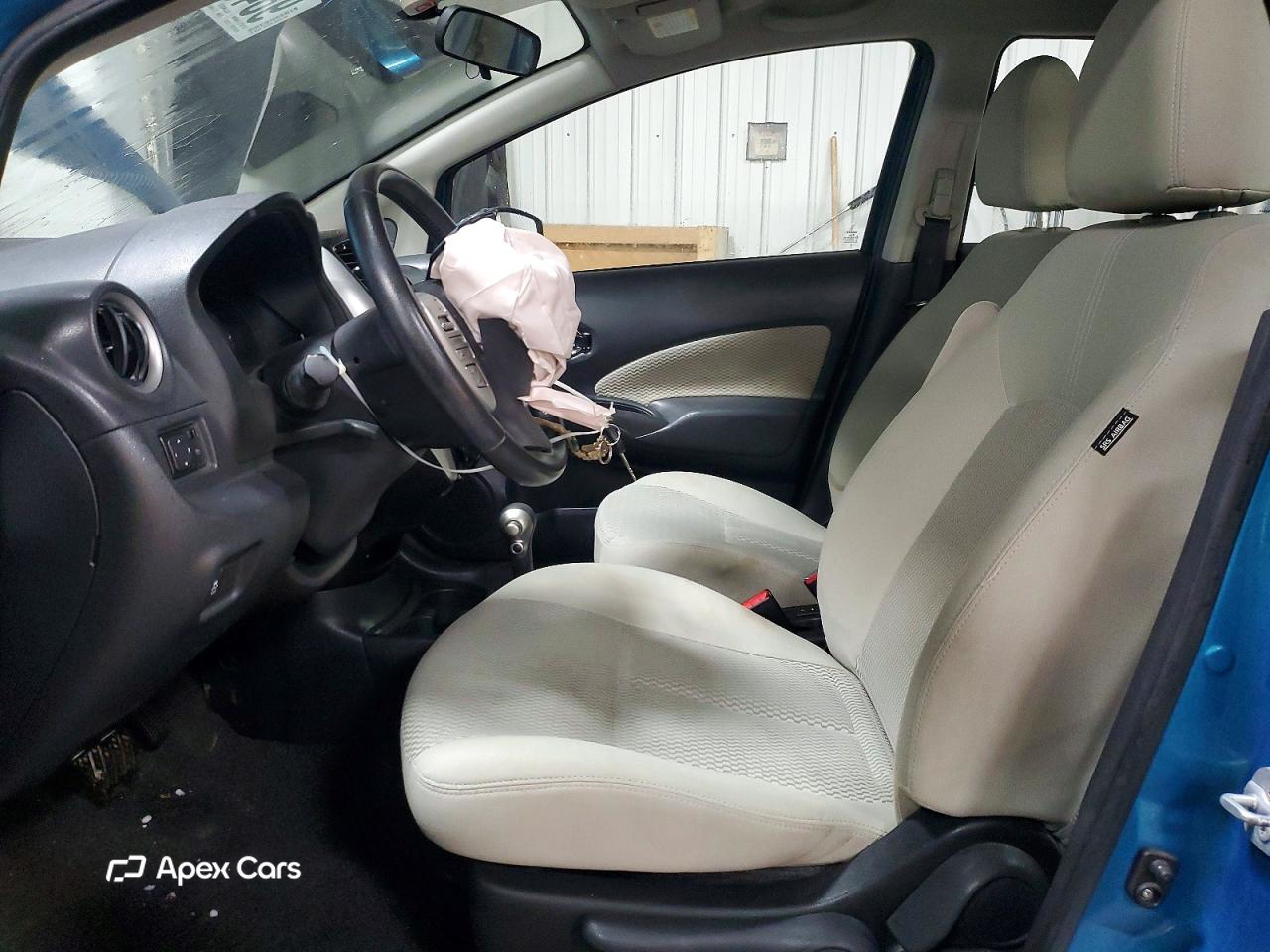Nissan Versa 2015