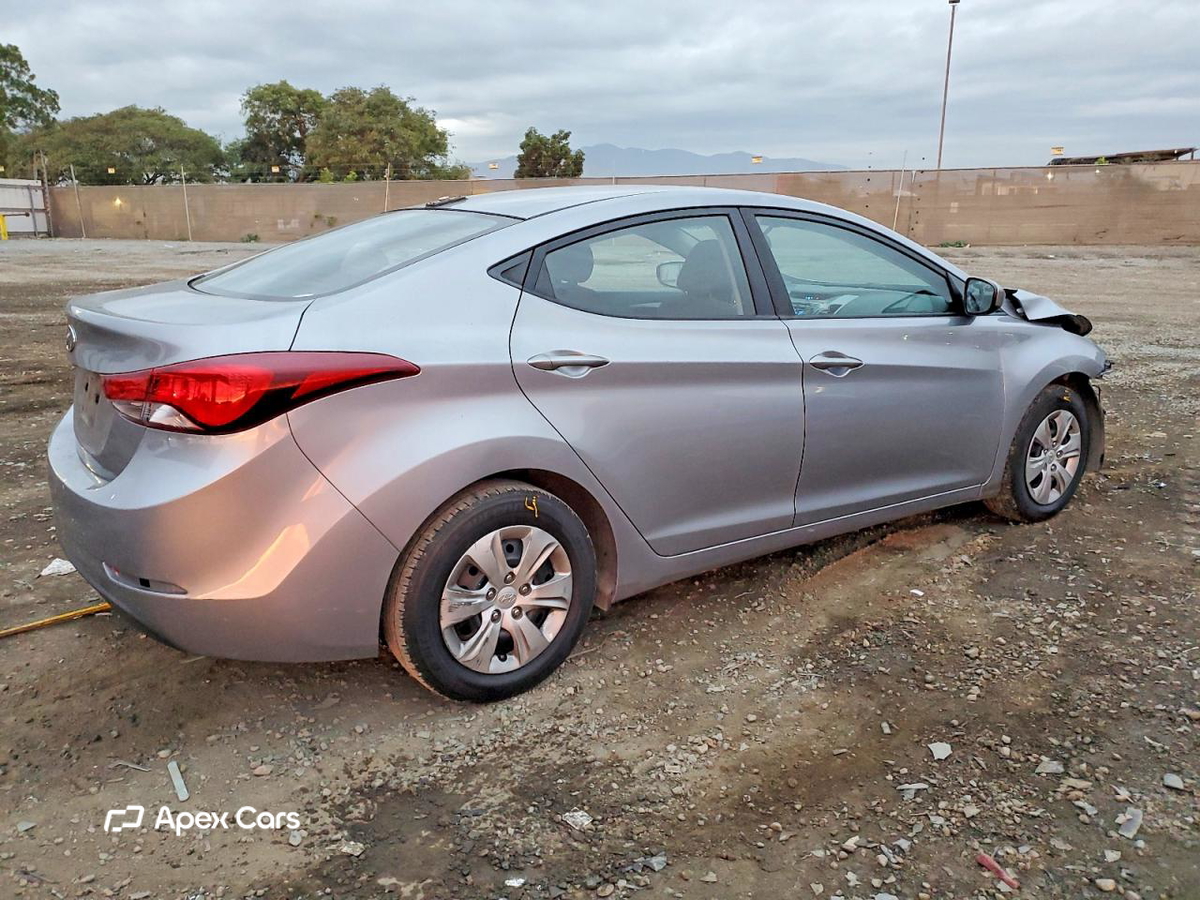 Hyundai Elantra 2016