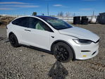 Tesla Model X 2021