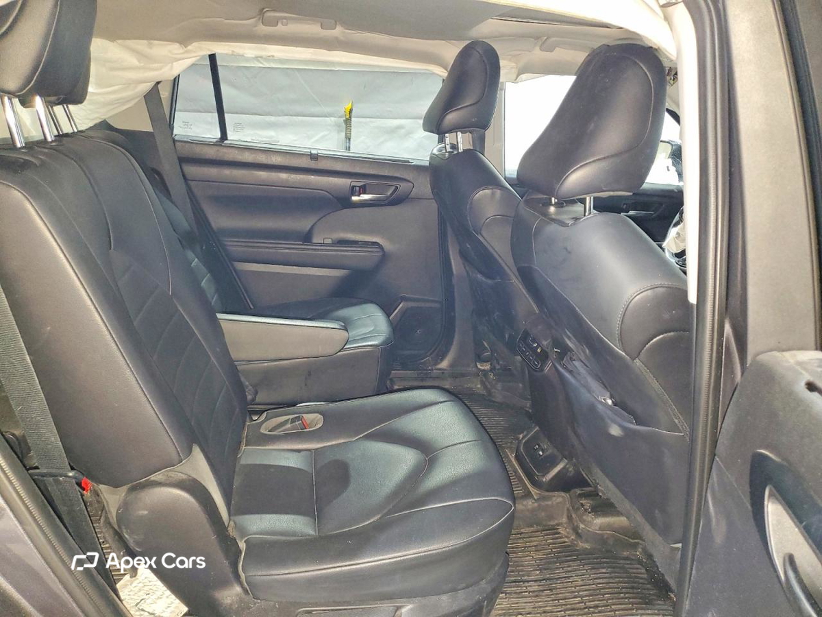 Toyota Highlander 2021
