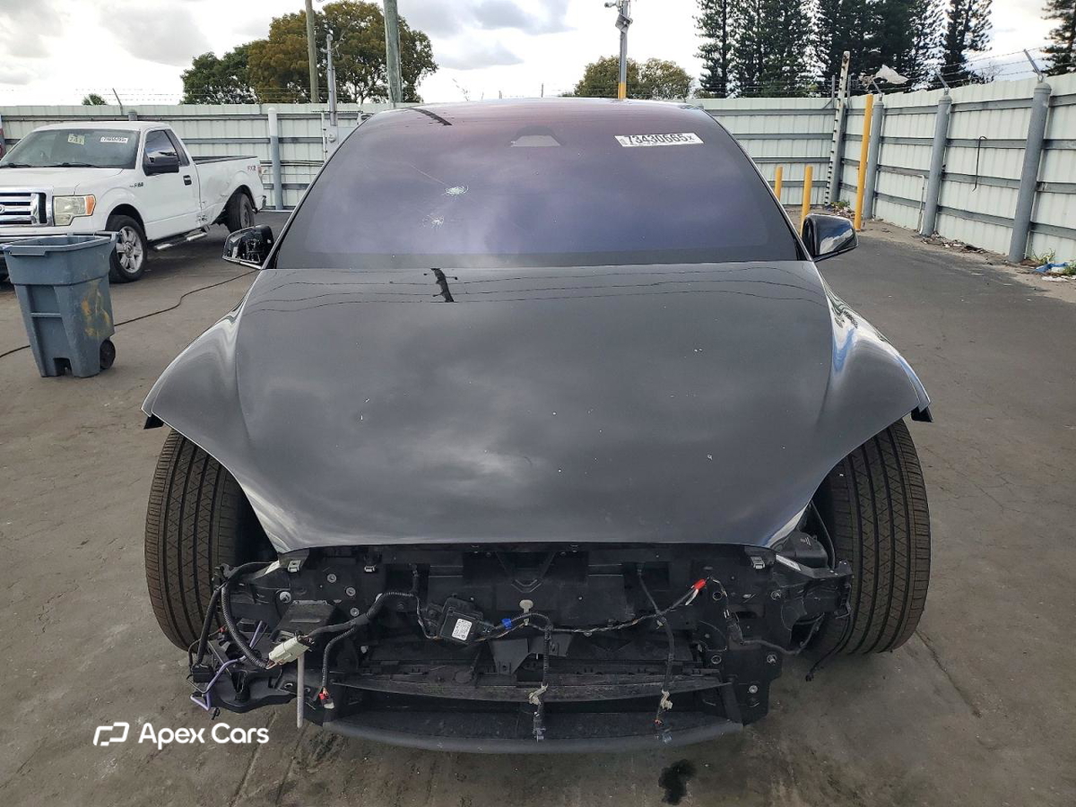 Tesla Model X 2024
