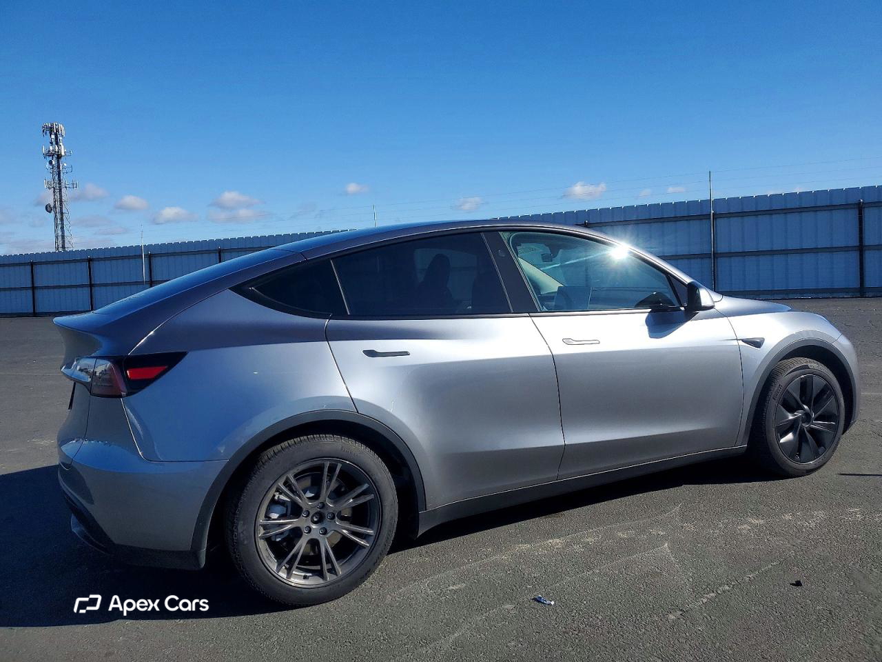 Tesla Model Y 2025