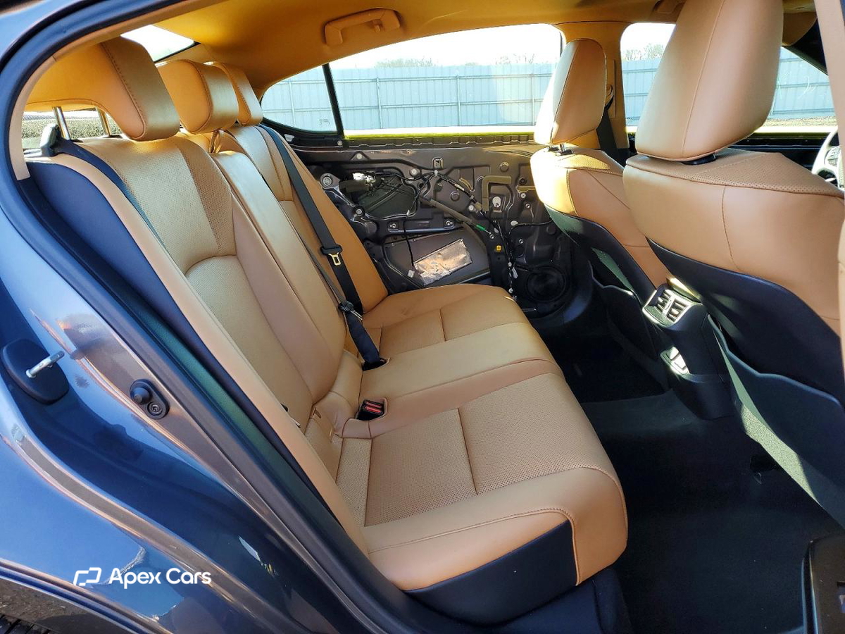Lexus ES 2023