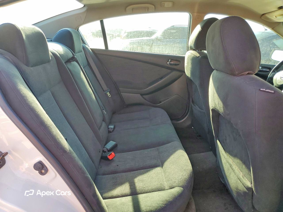 Nissan Altima 2010