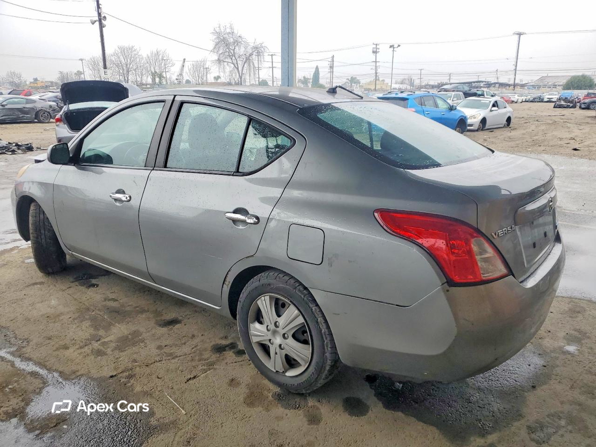 Nissan Versa 2012