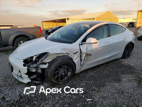 Tesla Model 3 2019 - Image 1 of 12