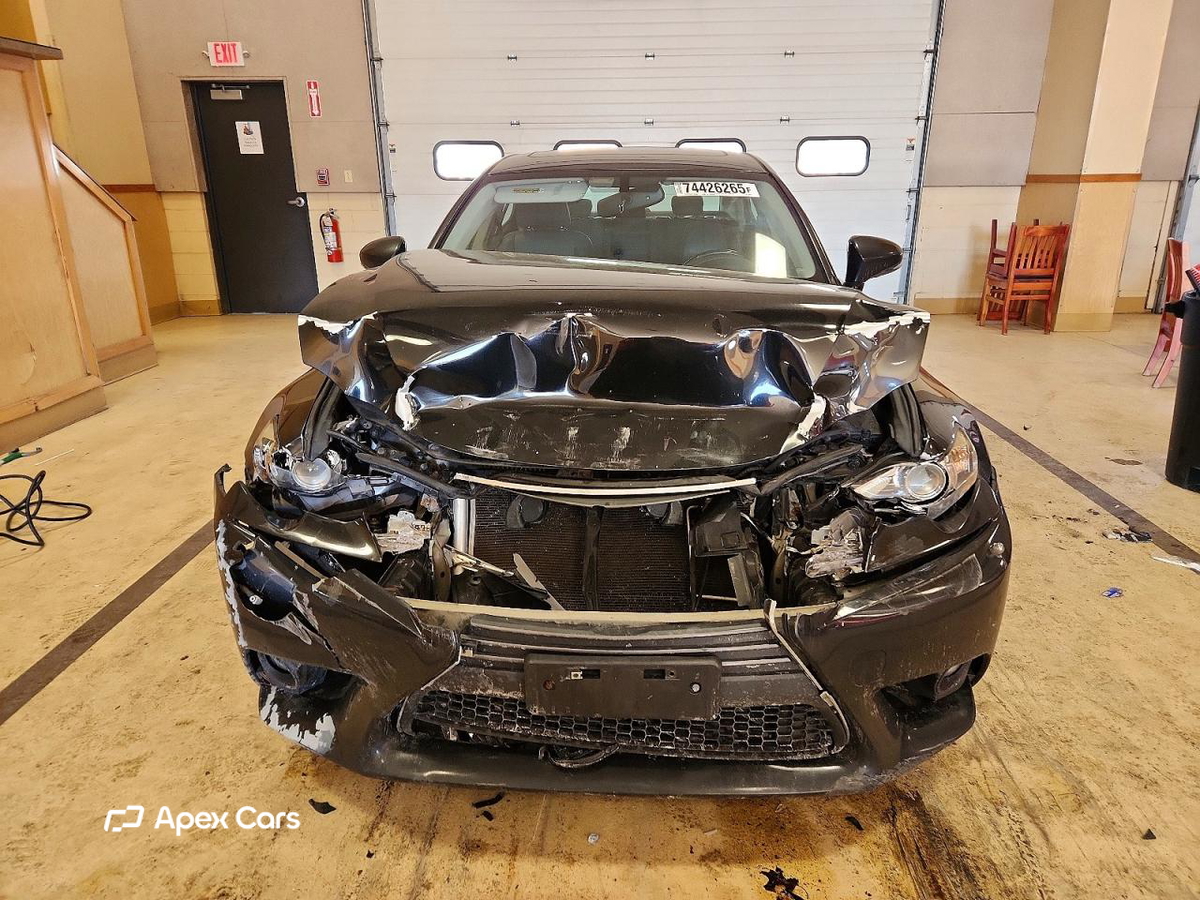 Lexus IS 2015
