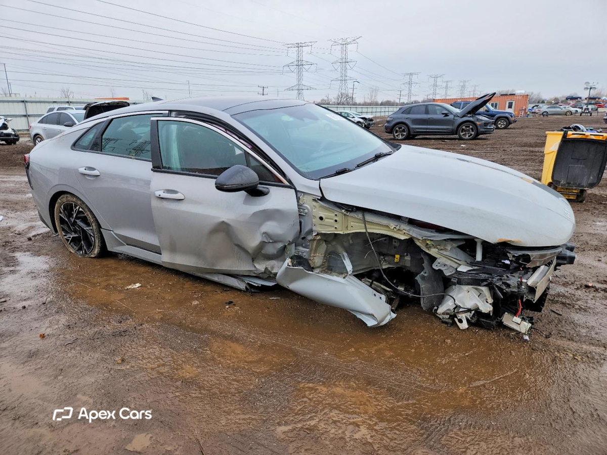 Kia K5 2025