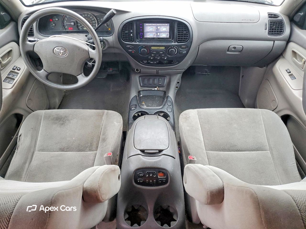 Toyota Sequoia 2005