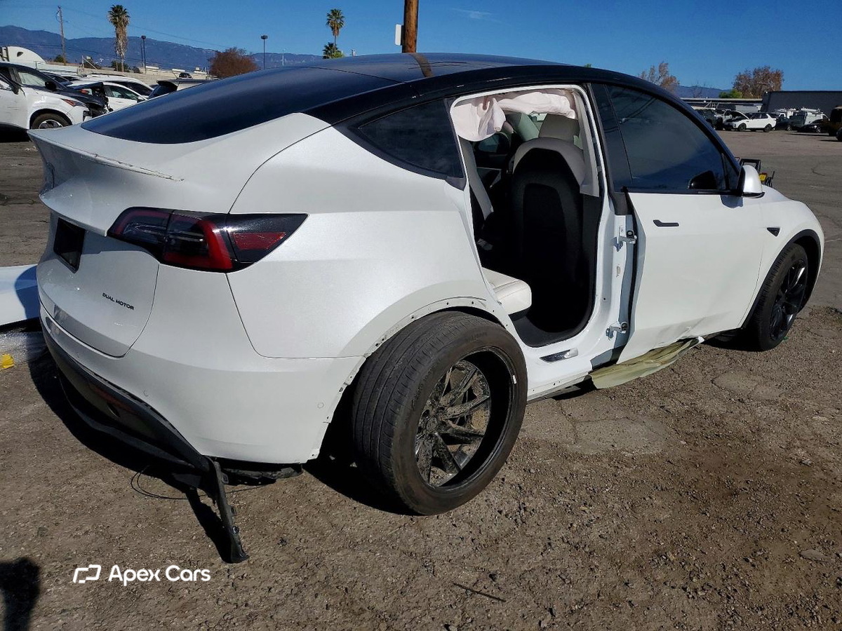 Tesla Model Y 2022