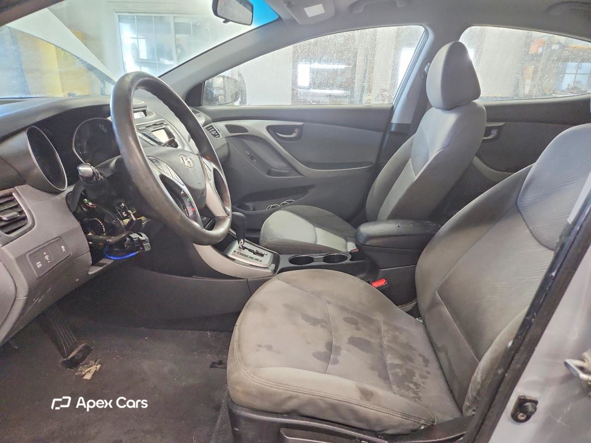 Hyundai Elantra 2012