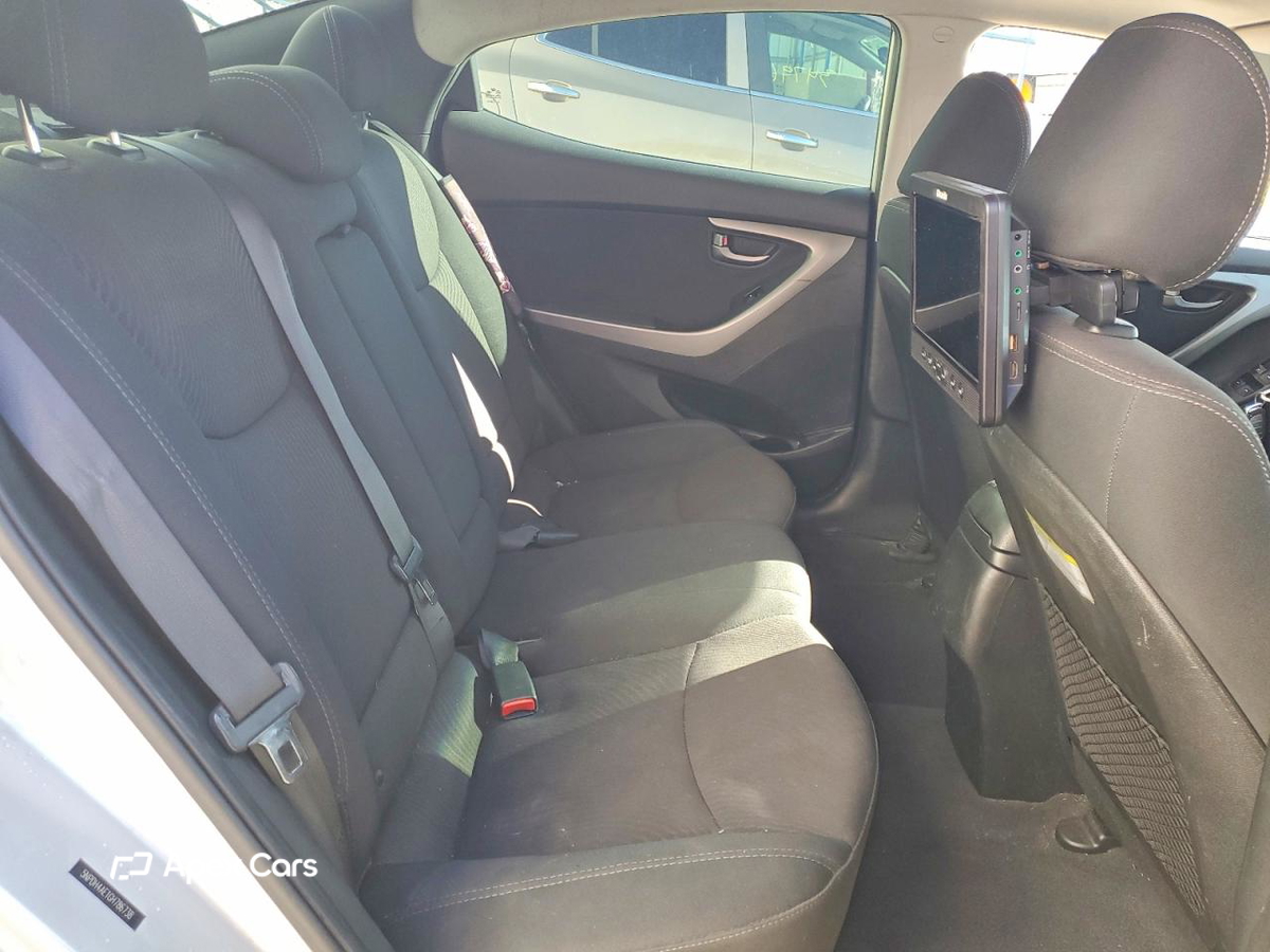 Hyundai Elantra 2016