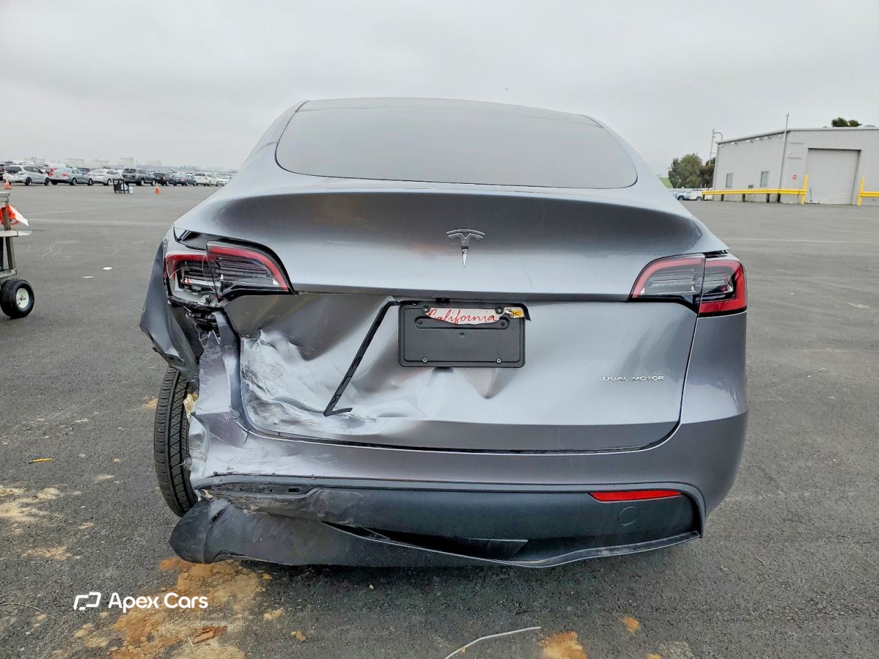 Tesla Model Y 2025